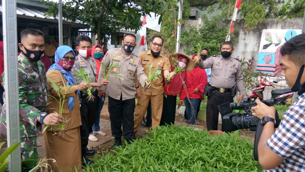 Kunjungan Dir Binmas Polda Jabar ke Kampung Tangguh RW.12 Kel Nanggewer